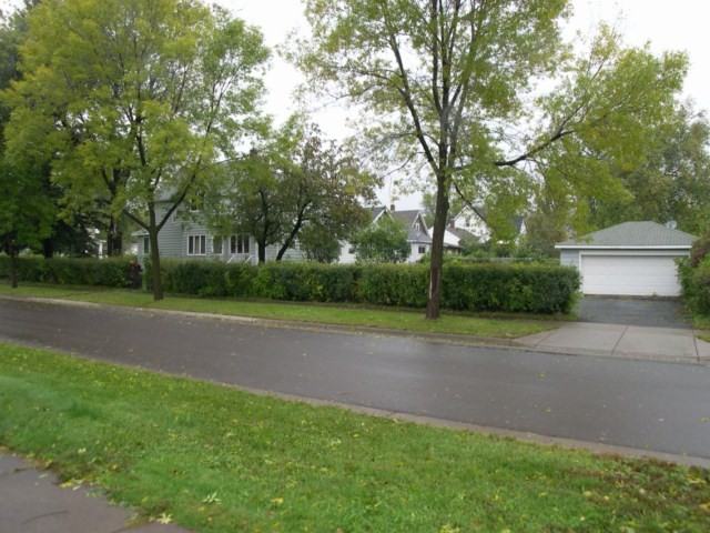 304 N 61st Ave W - Photo 2 of 11