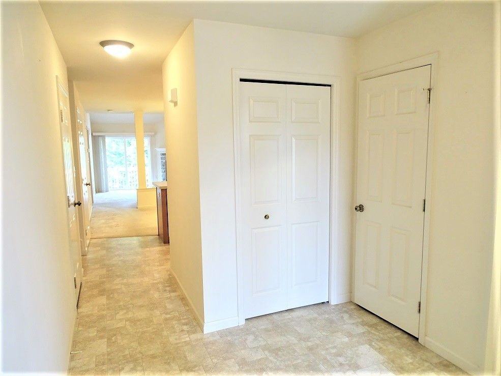 202 S Brookefield Ln - Photo 3 of 27