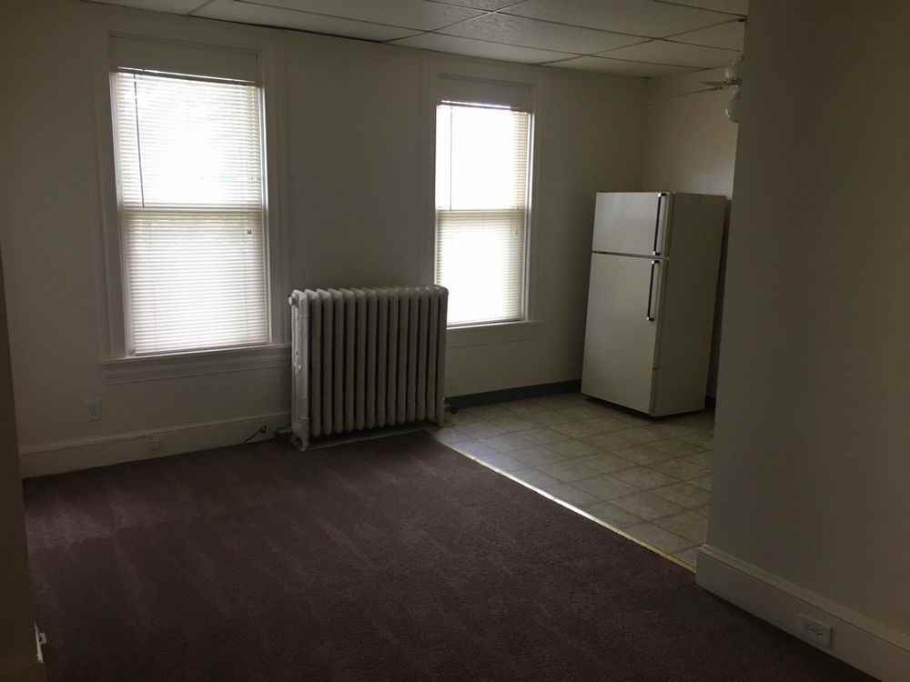 1000 Cinnaminson Ave - Photo 2 of 10