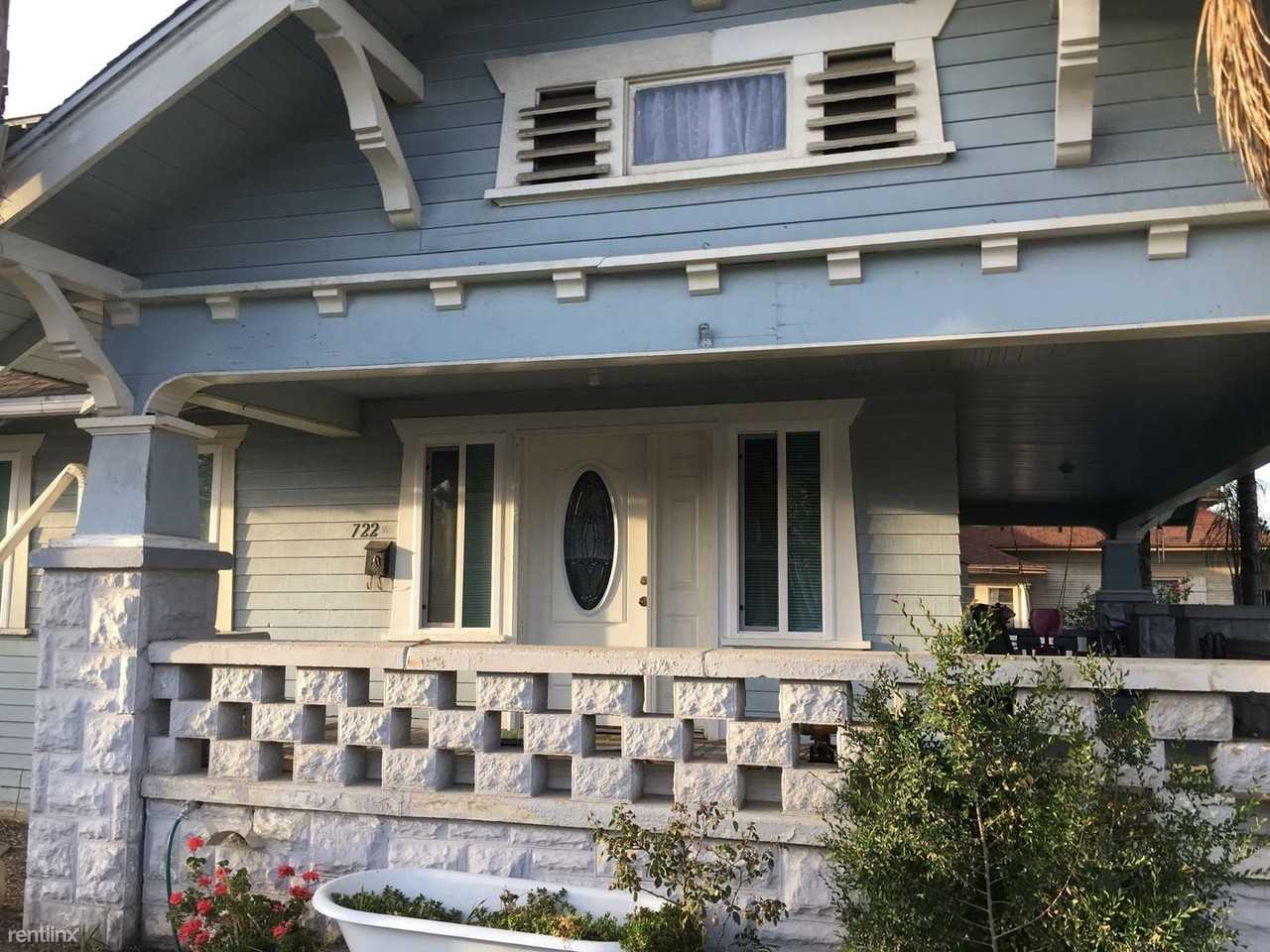 722 E Grand Blvd - Photo 2 of 13