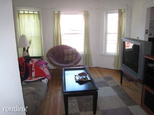 67 Willow Ave #2
