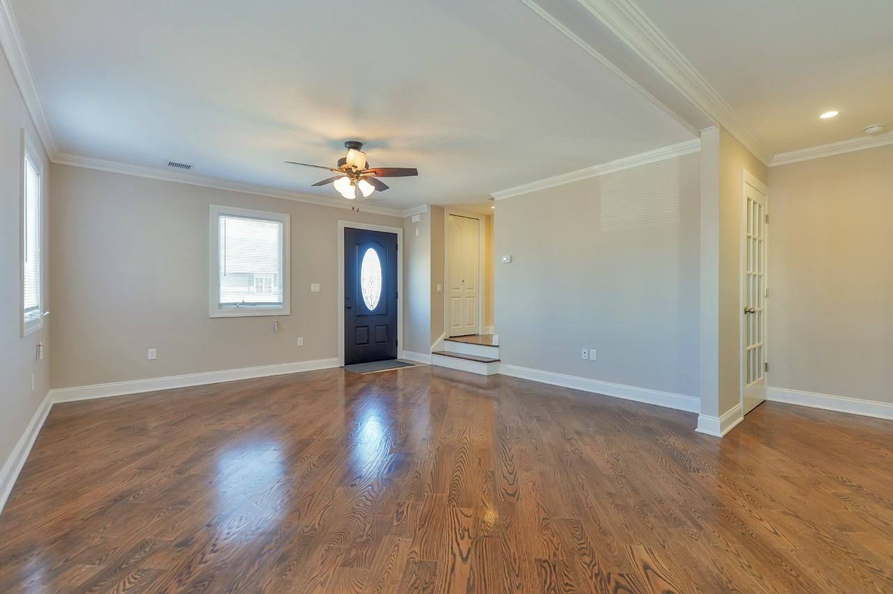 410 Small St - Photo 3 of 16