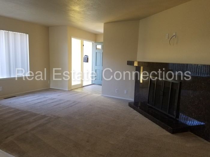 2721 Skylark Dr - Photo 3 of 7
