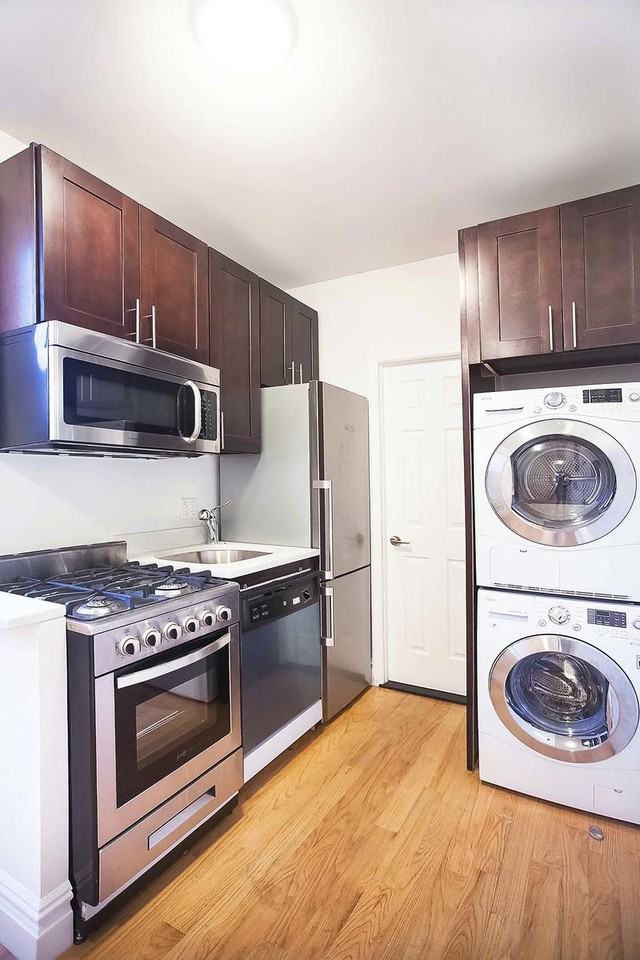 6th Ave & W 3rd St #22F