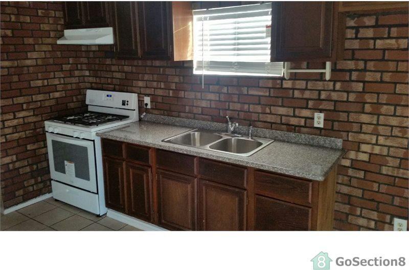 17646 Blythe Way - Photo 2 of 8