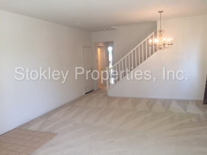 3887 Larkspur Dr - Photo 2 of 18