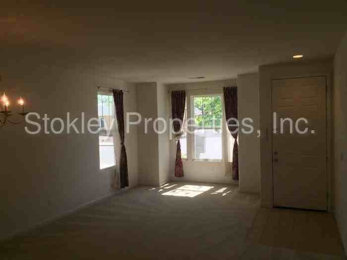 3887 Larkspur Dr - Photo 3 of 18