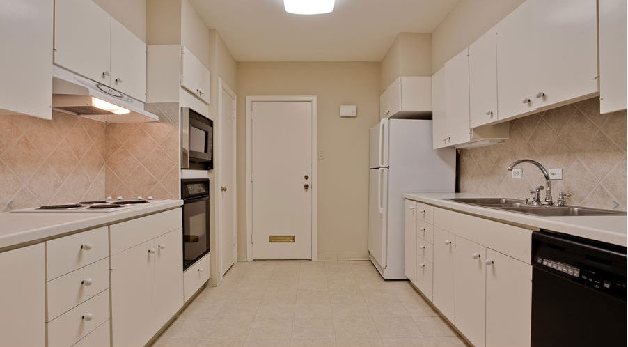 3131 Maple Avenue - Photo 3 of 9