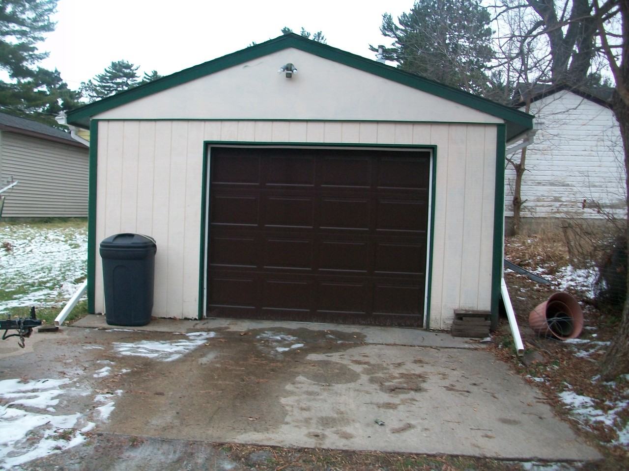 311 NW 7th St - Photo 2 of 5