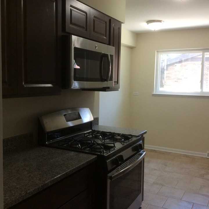 2301 Mayfair Ave - Photo 3 of 12