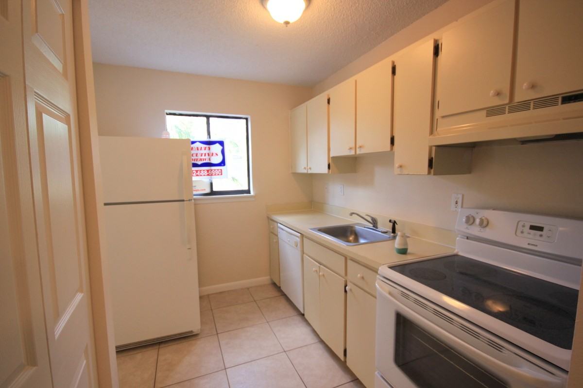 4415 Dylan Loop - Photo 3 of 15