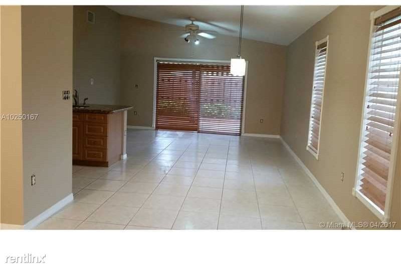 16453 SW 97th St - Photo 3 of 8