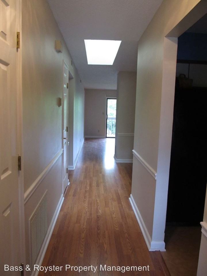 804 Abbey Cir - Photo 2 of 18