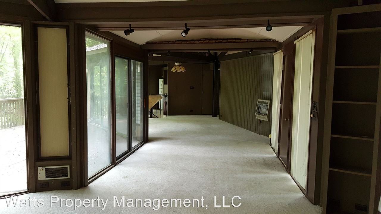 113 River Rd - Photo 2 of 7