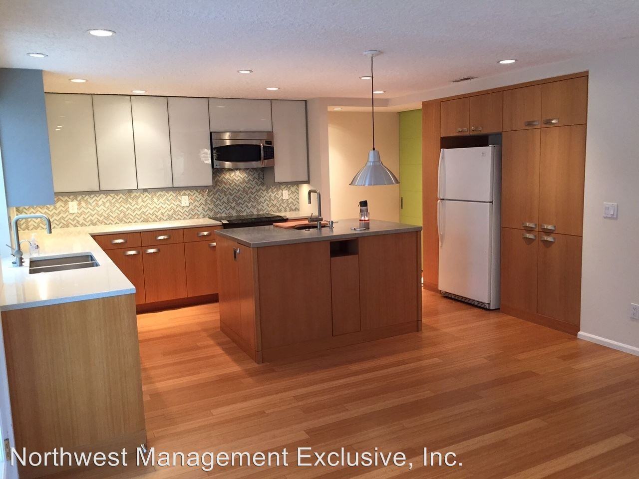 9517 NE Ferngrove St - Photo 3 of 9