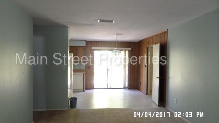 3952 Elmcrest Dr - Photo 2 of 20