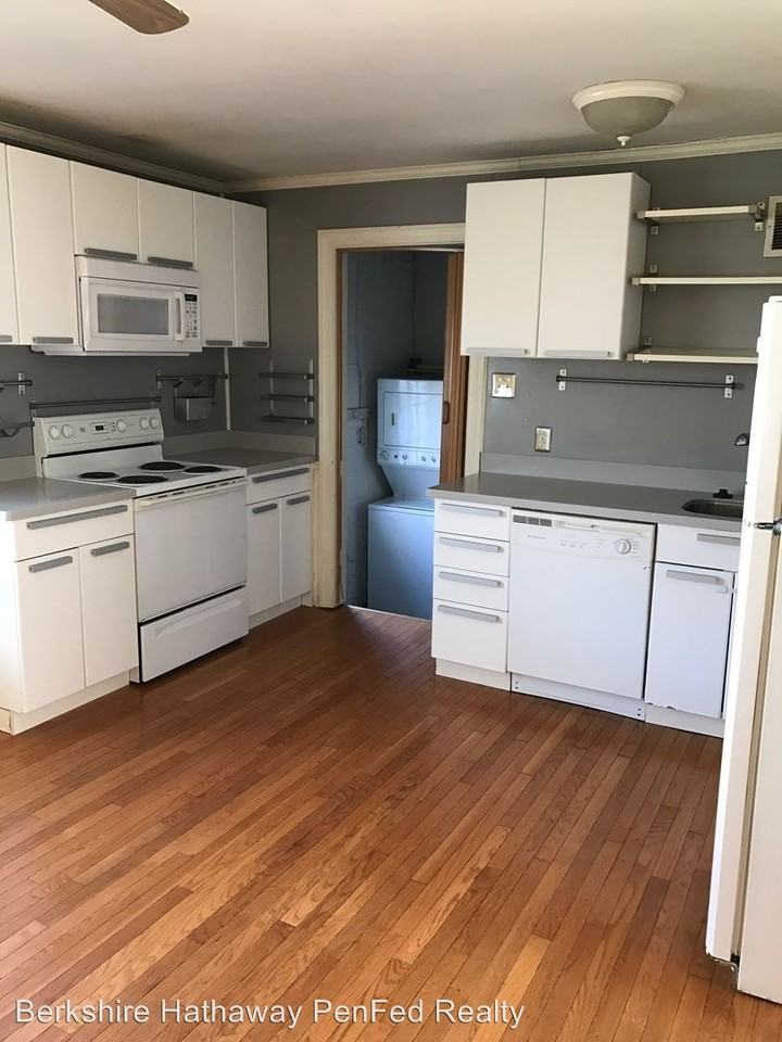 4819 Brook Rd - Photo 3 of 15