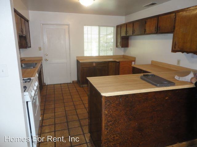 12 W Henderson Ave - Photo 3 of 8