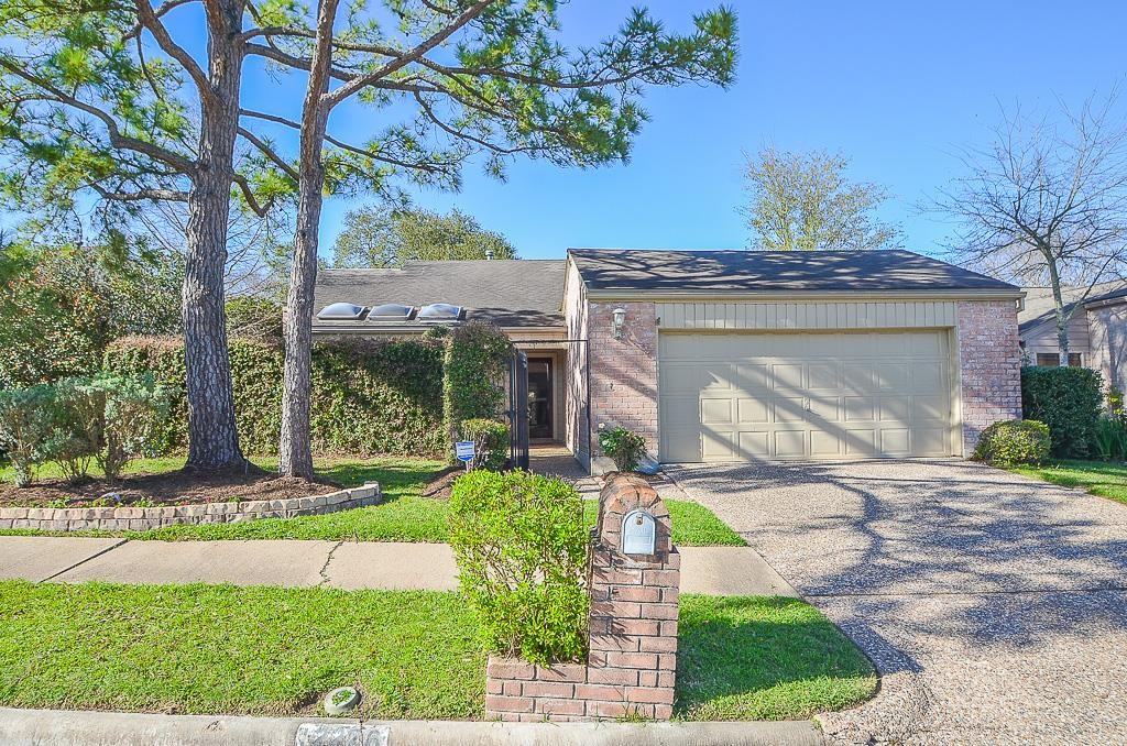 12226 Ravenmoor Dr - Photo 2 of 32