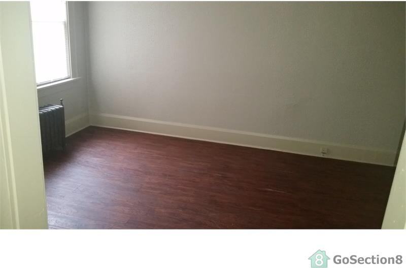 1130 Crosby St - Photo 2 of 2