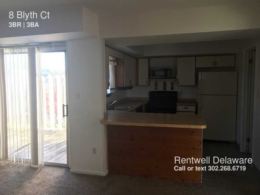 8 Blyth Ct - Photo 3 of 10