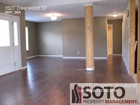 1527 Deerwood Dr - Photo 3 of 8