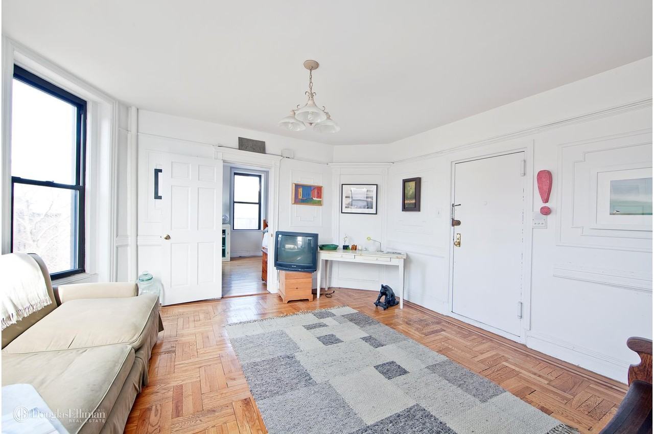 163 President St #4R - Photo 2 of 6