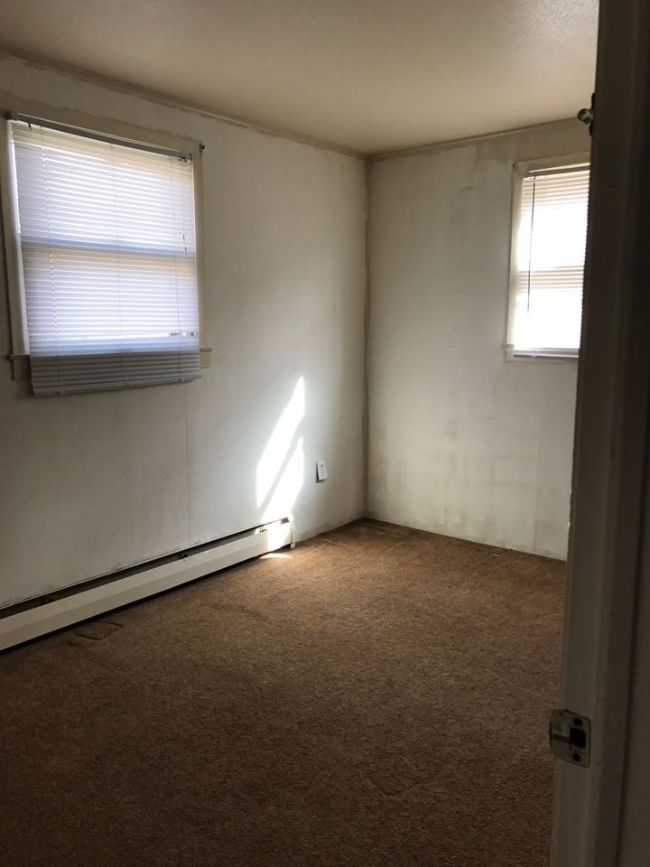 619 W Bennett St - Photo 3 of 8