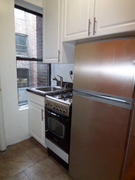 W Houston St & Bedford St #9