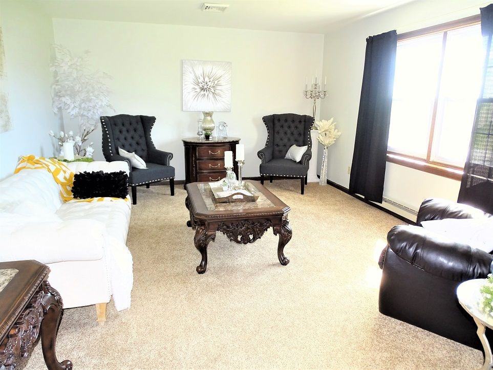 2072 Mount Joy Rd - Photo 3 of 14