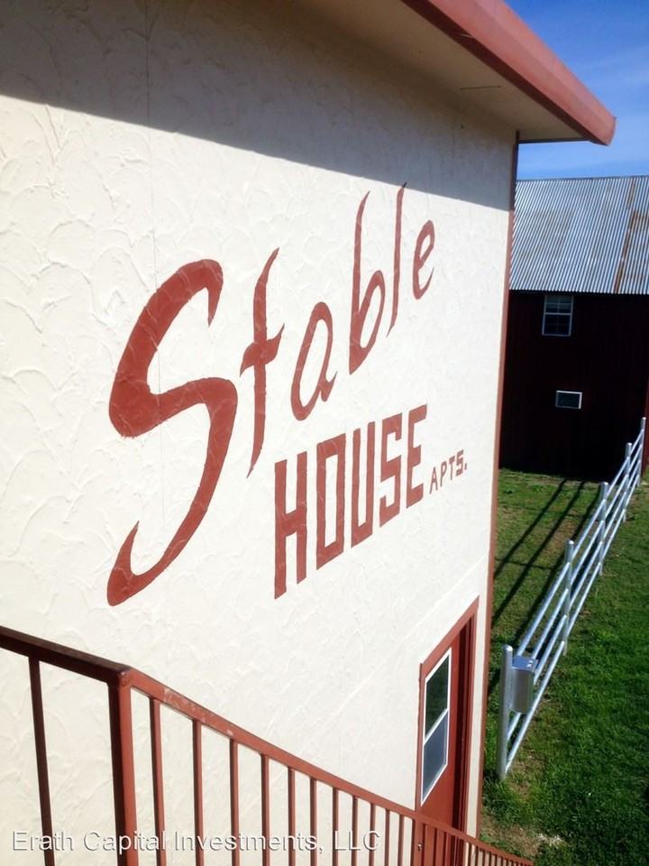 County Road 436/Highway 108 Stable House Stalls Apartments in