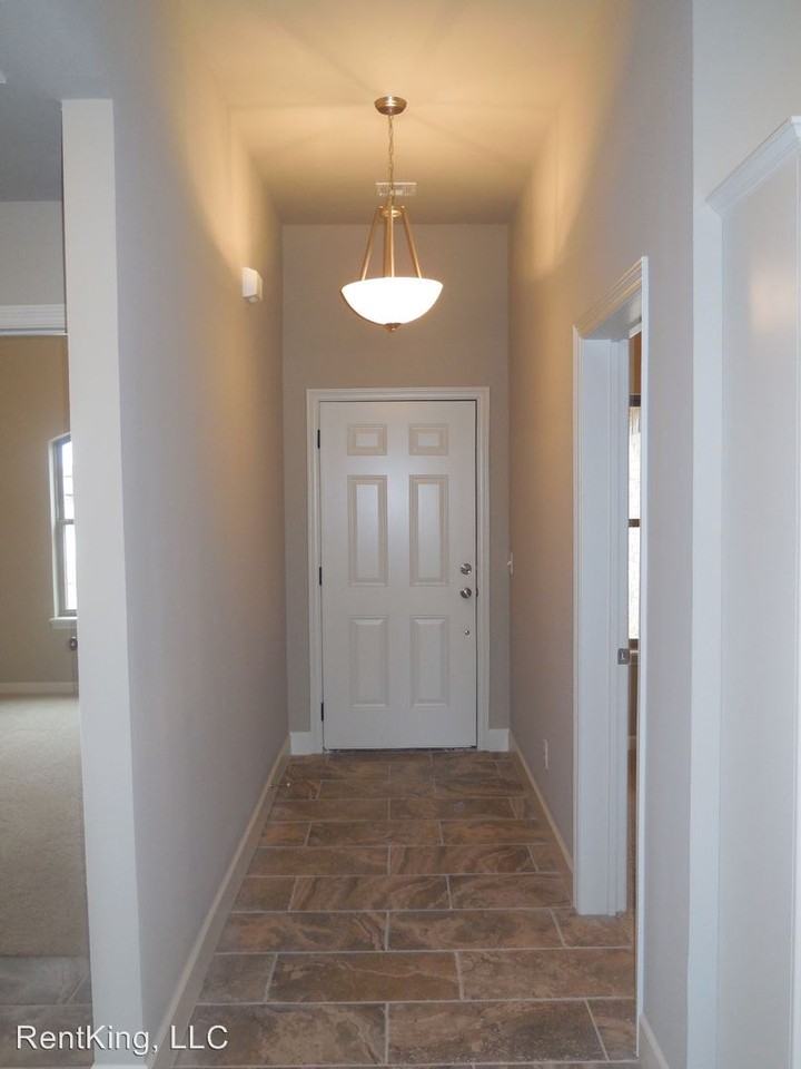14700 S Harvey Ave - Photo 3 of 20