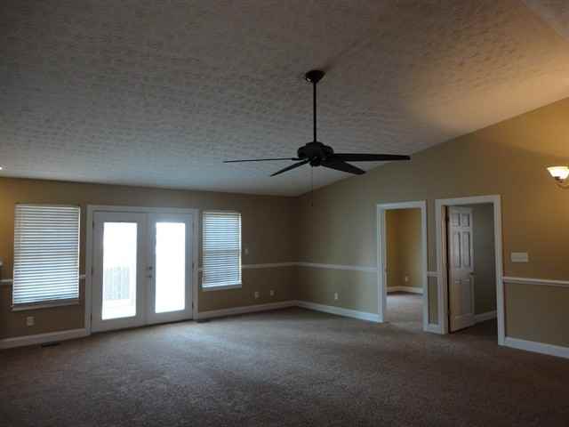 6552 Greeley Ave - Photo 3 of 15