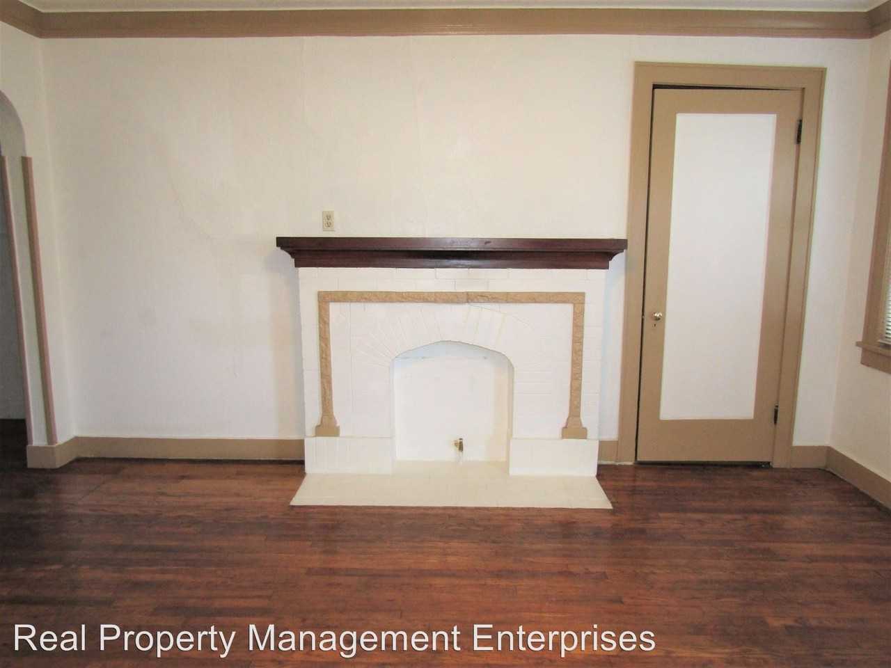 1116 NW 29th St - Photo 3 of 11