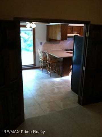 284 Preston Ct - Photo 3 of 11