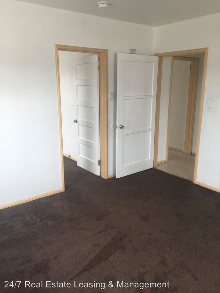 1238 E 69th St - Photo 3 of 9