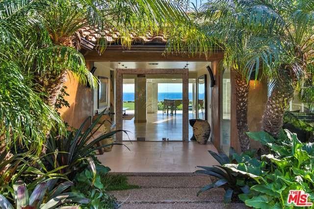 29020 Cliffside Dr - Photo 3 of 48