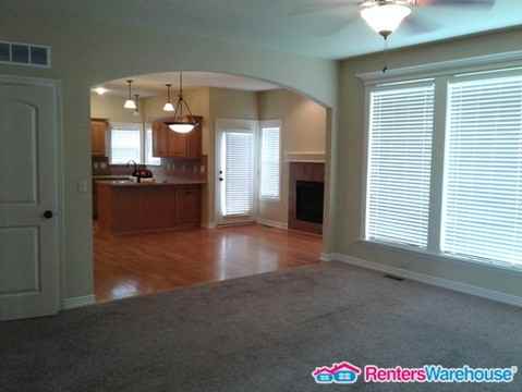 1408 SW Merryman Dr - Photo 3 of 21