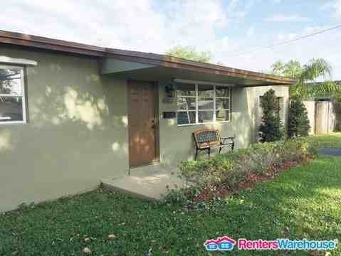 4907 Sw 90th Ter - Photo 2 of 17