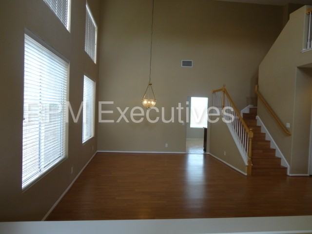 27527 Woodfield Pl - Photo 3 of 15