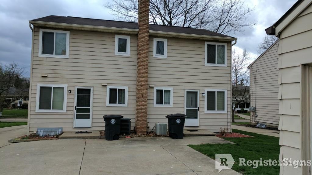 1639 Liberty Dr - Photo 2 of 17