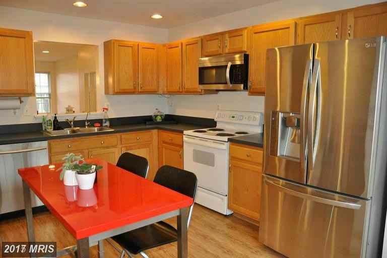 541 Bridgeport Pl - Photo 3 of 24