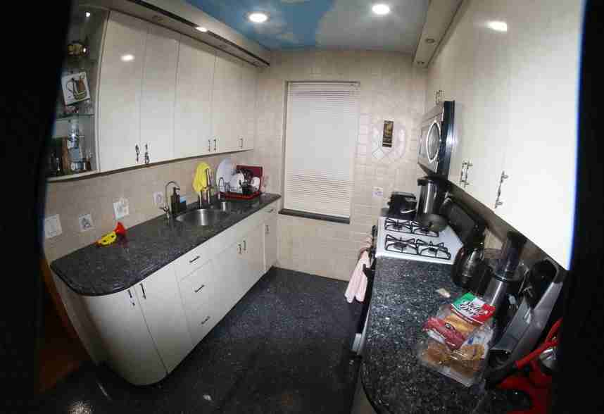 159-05 Grand Central Pkwy - Photo 2 of 6