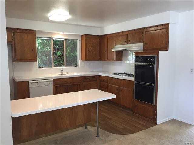 11527 Groveland Ave - Photo 3 of 21