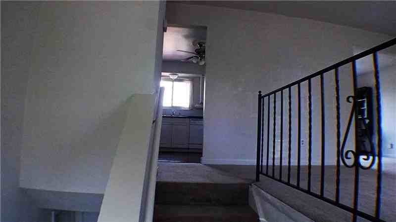 780 Woodview Dr - Photo 2 of 32