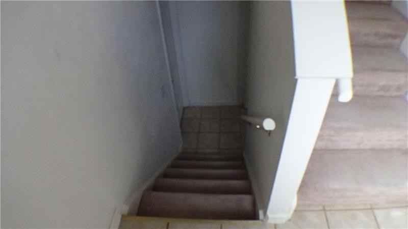 780 Woodview Dr - Photo 3 of 32