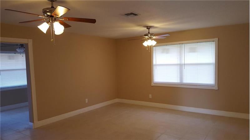 750 Altura St - Photo 2 of 14