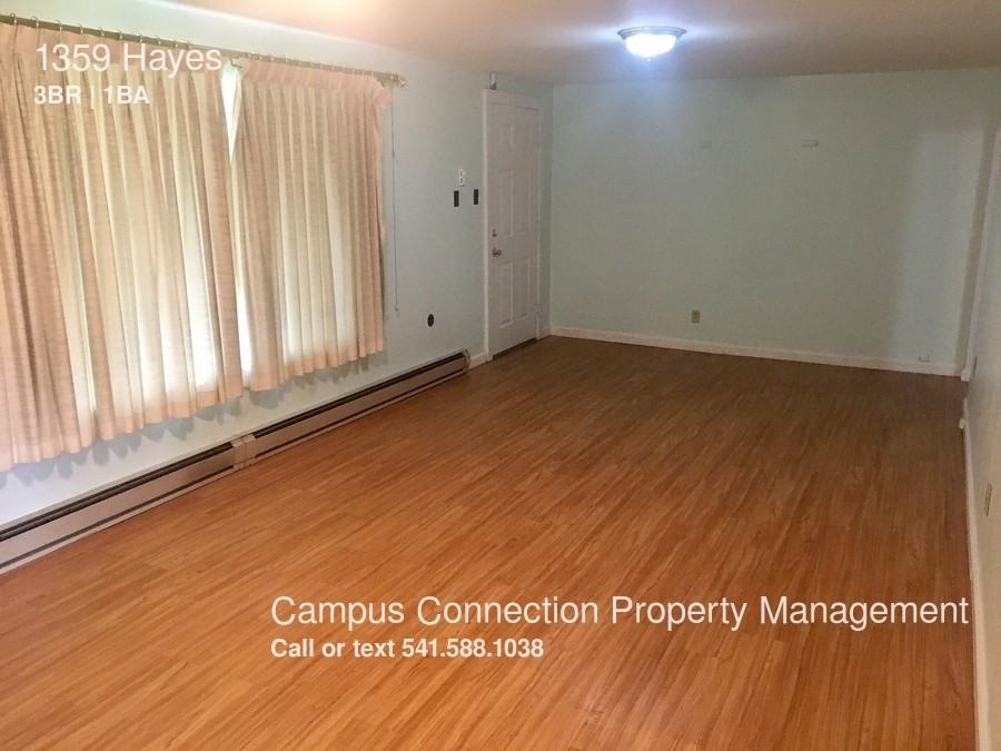 1359 Hayes St - Photo 3 of 11