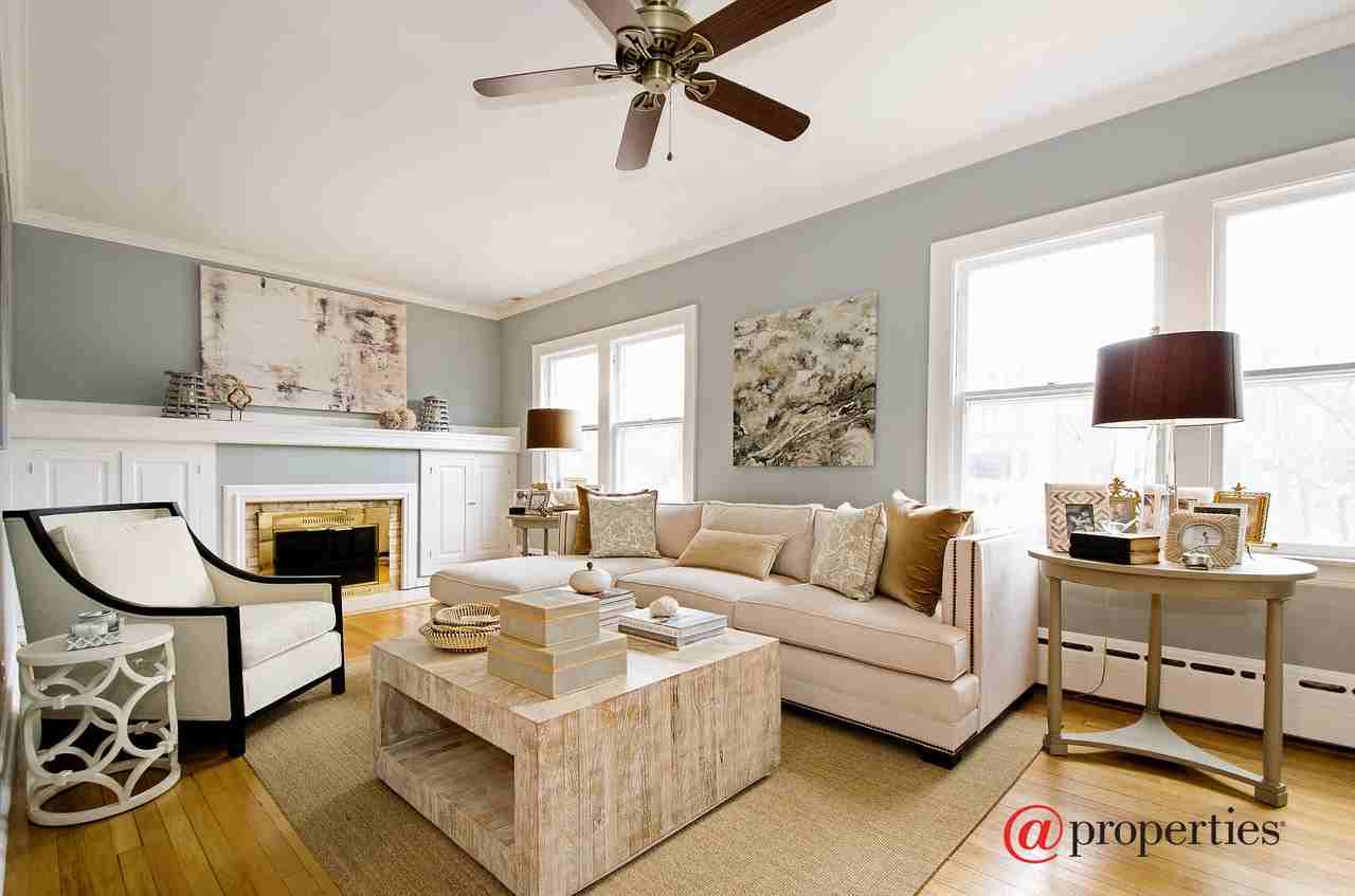 1010 Oak St - Photo 2 of 15