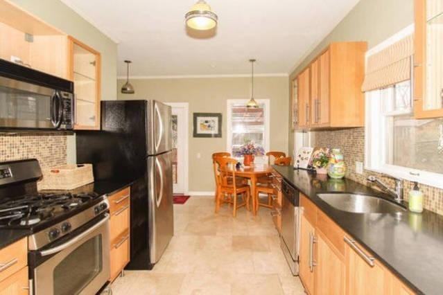 1811 E 17th St - Photo 2 of 10